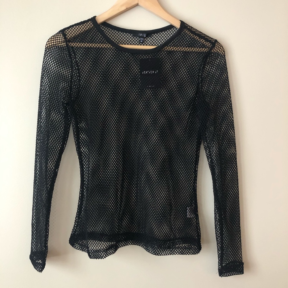 🌟Forever 21 long sleeve fishnet top